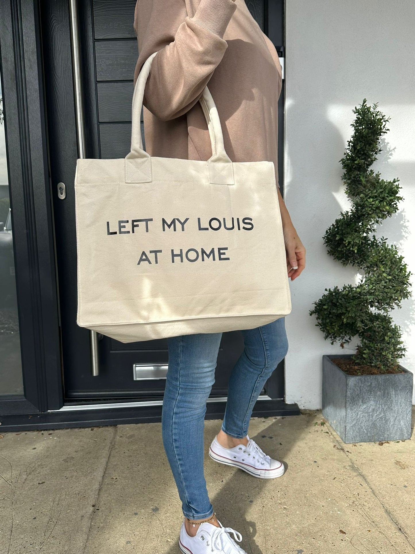 TOTE - Left My Louis At Home