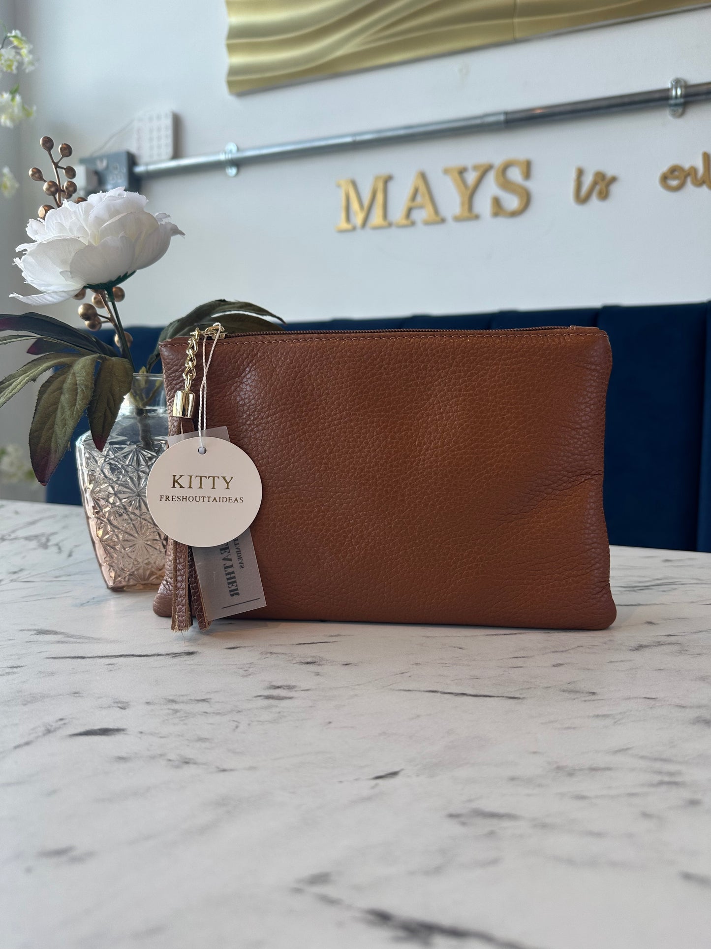 Kitty - Leather clutch/crossbody gold chain - 6 Colours