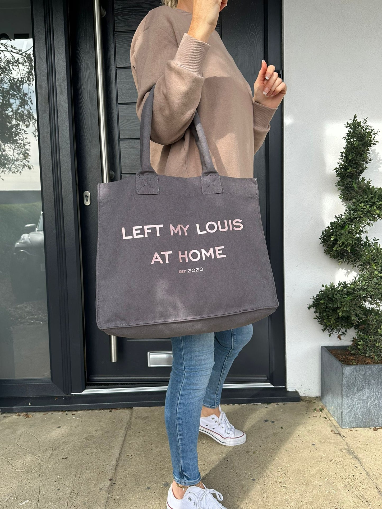 TOTE - Left My Louis At Home