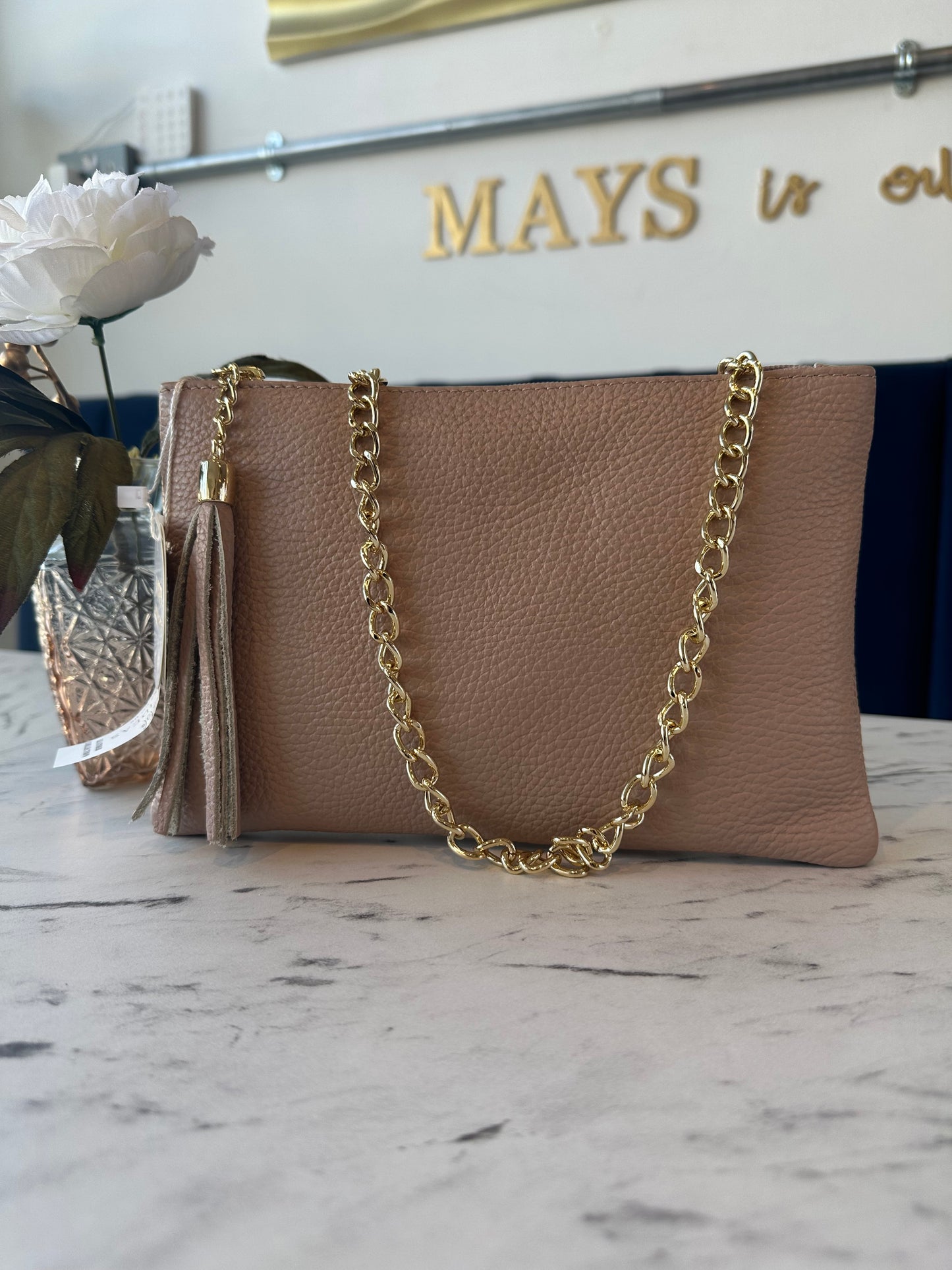 Kitty - Leather clutch/crossbody gold chain - 6 Colours