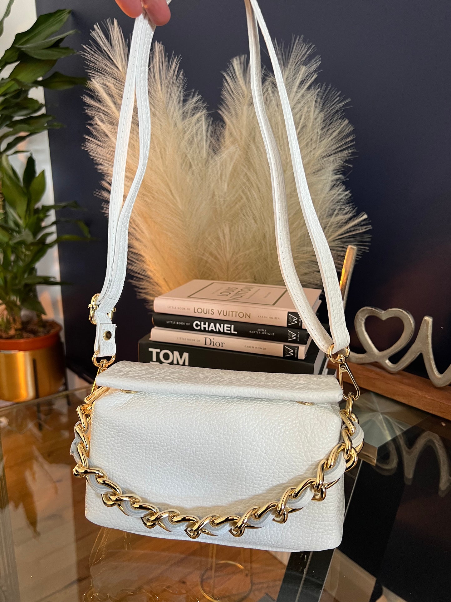 Lois  - Box shaped bag with chain detail